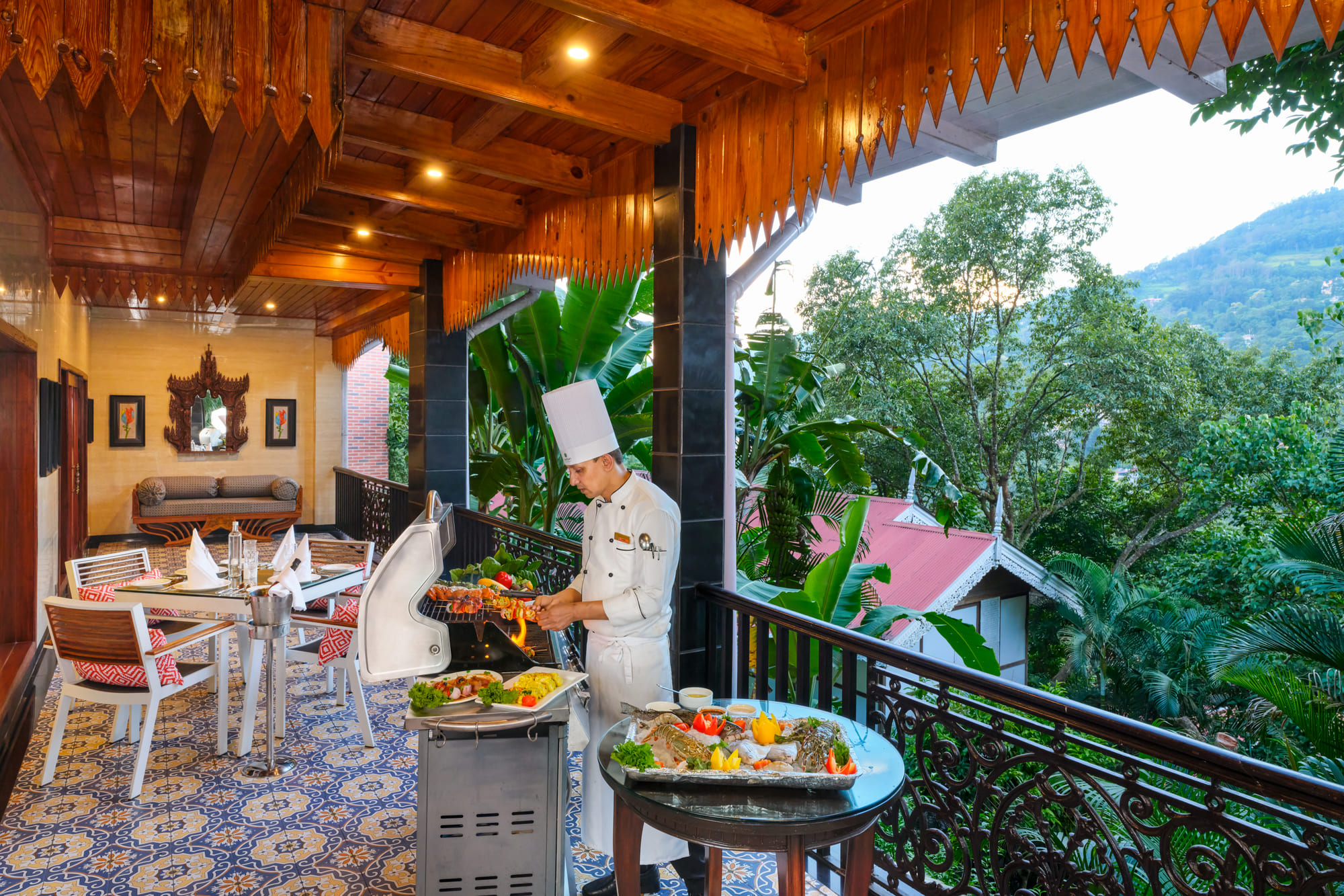 Grand Villa — view 2