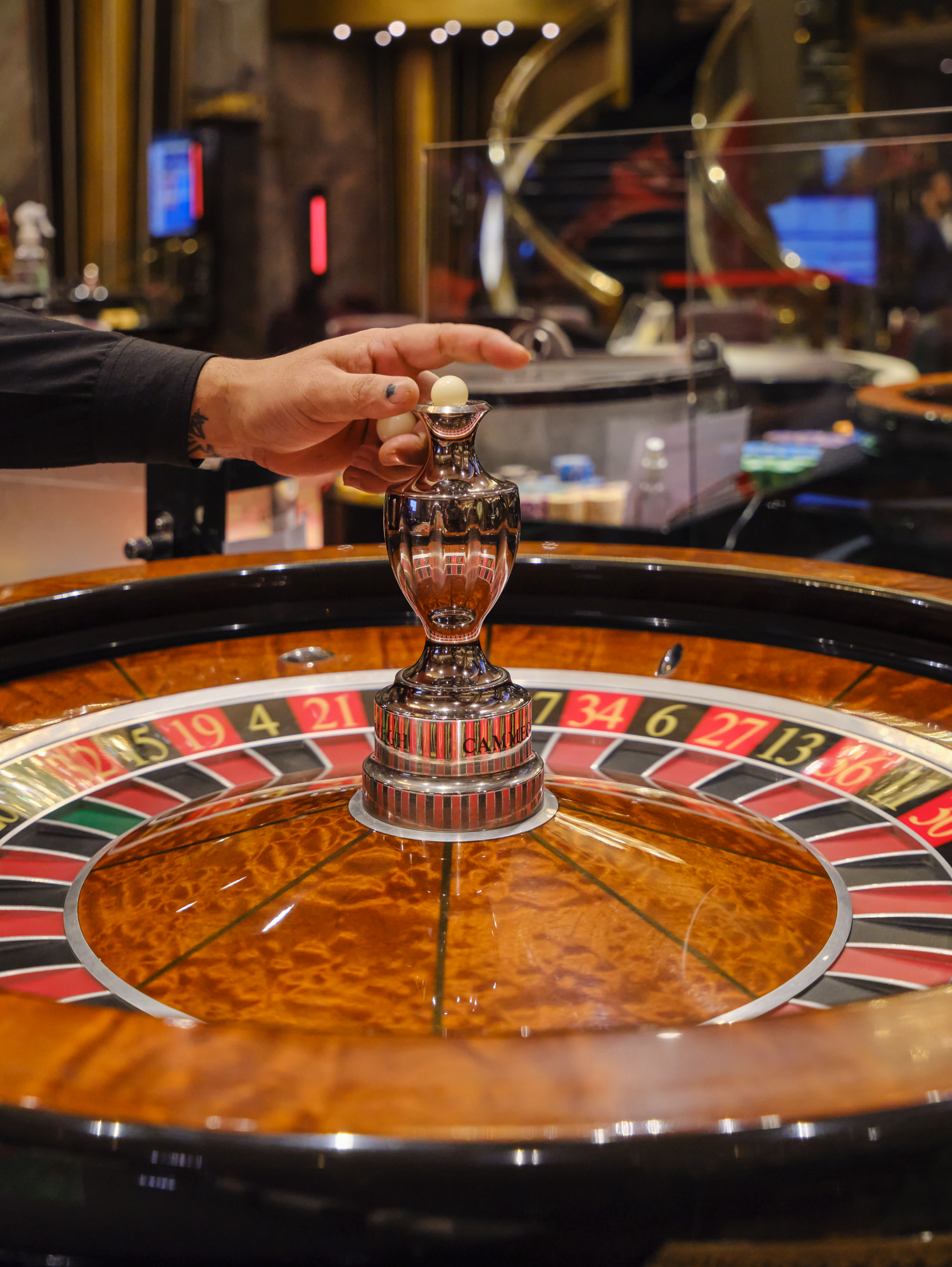 An Evening at Casino Mahjong