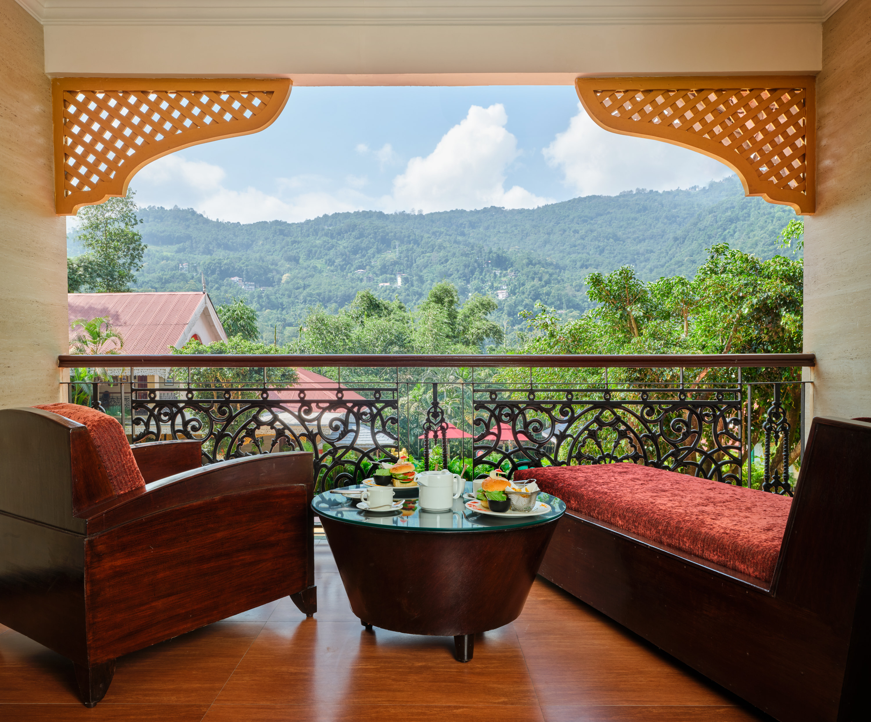 Deluxe Room — view 4
