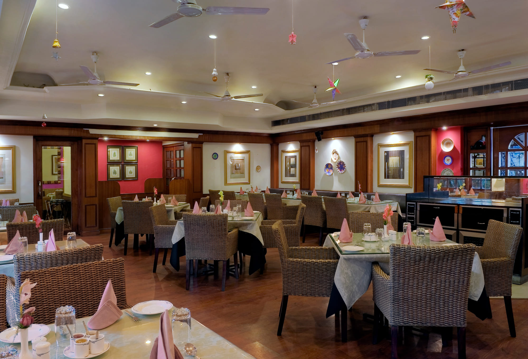 The Garden's Tables — MAYFAIR Garden