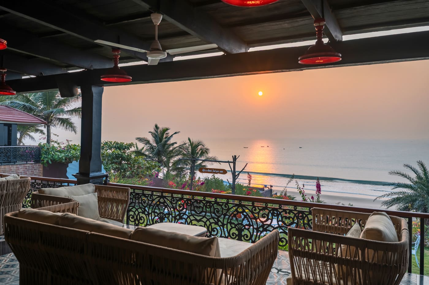 Coy Coi Beach Club