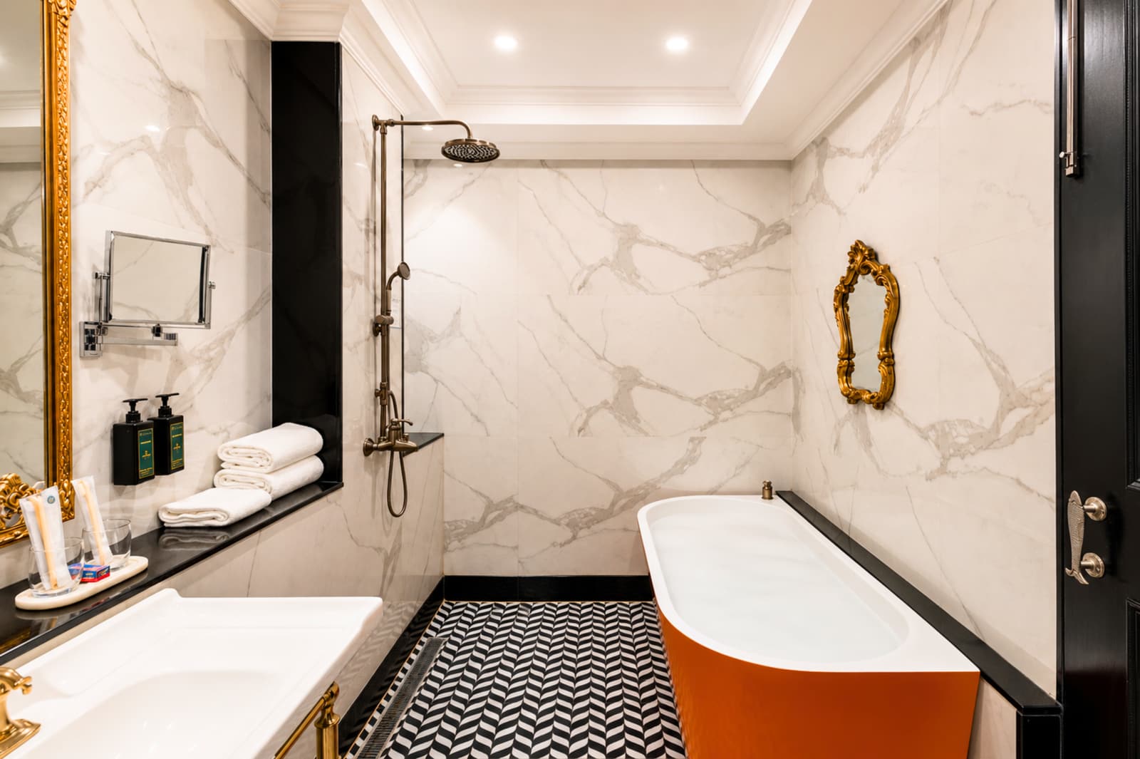 Executive Room — view 2