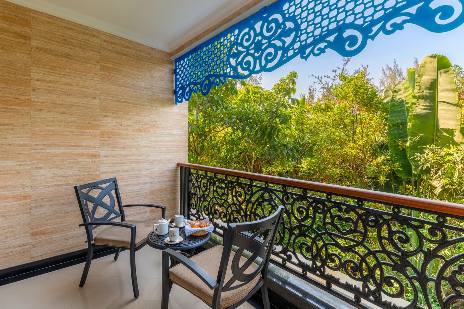 Executive Room — view 5