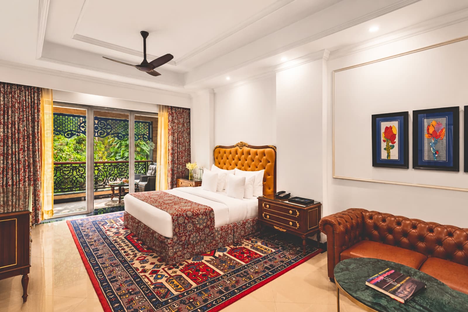 A King Bed Room
