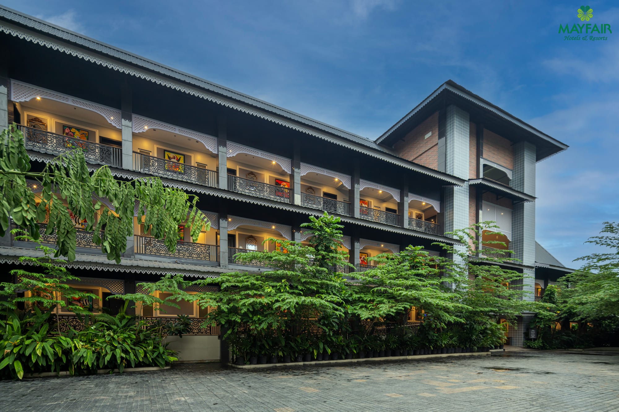 Dining at MAYFAIR Spring Valley Resort