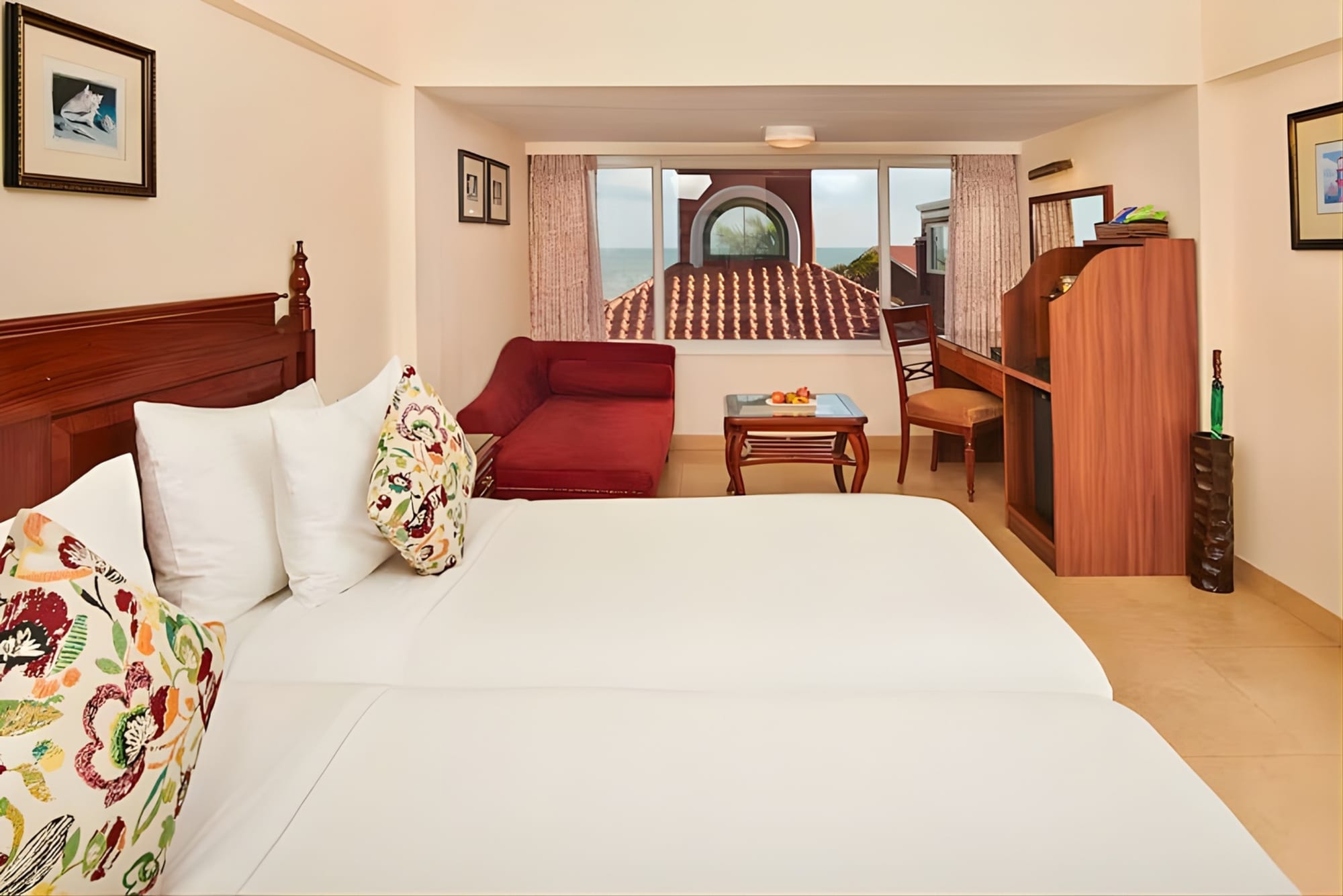 Deluxe Room — view 1