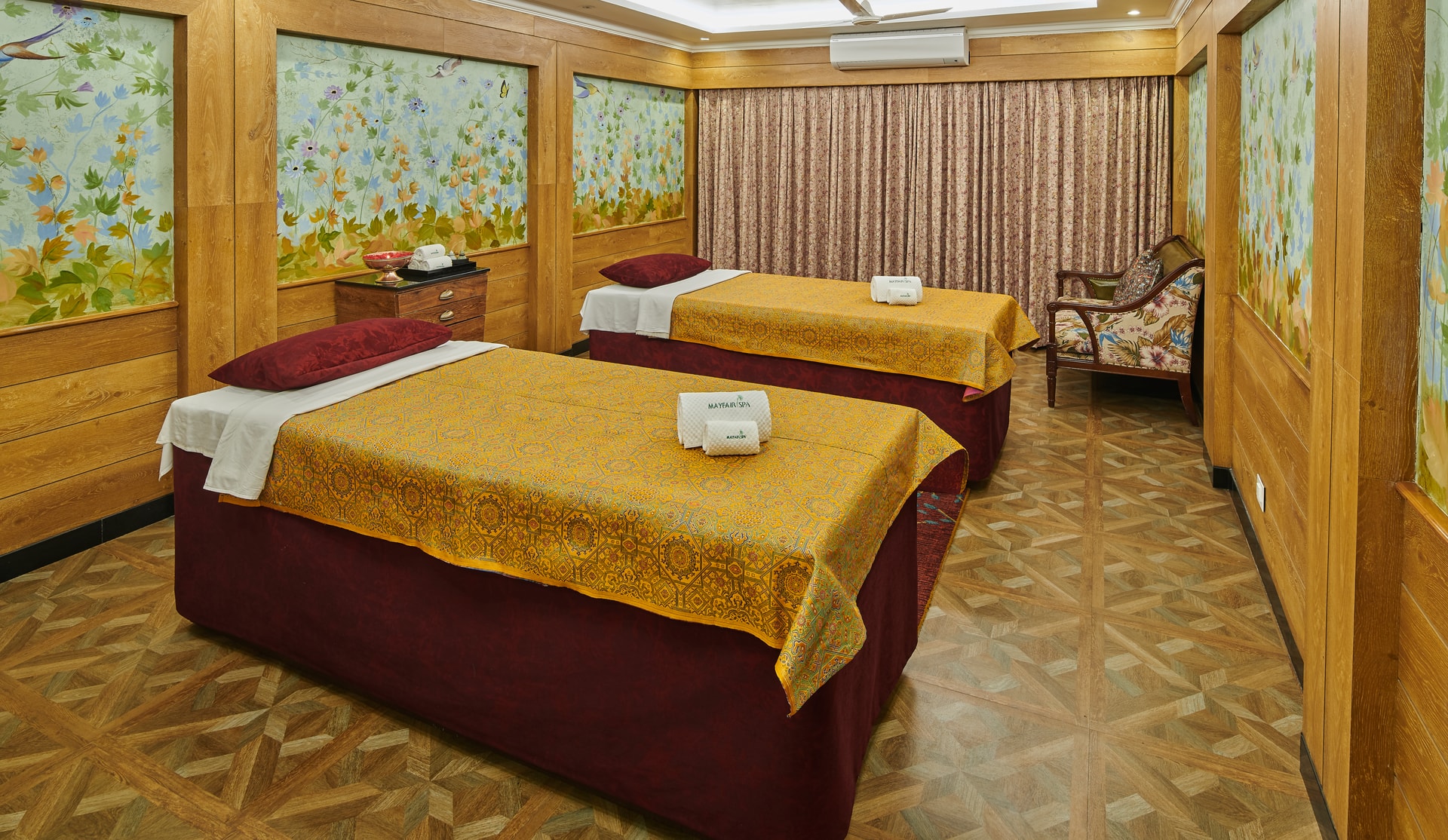 The couples' treatment room