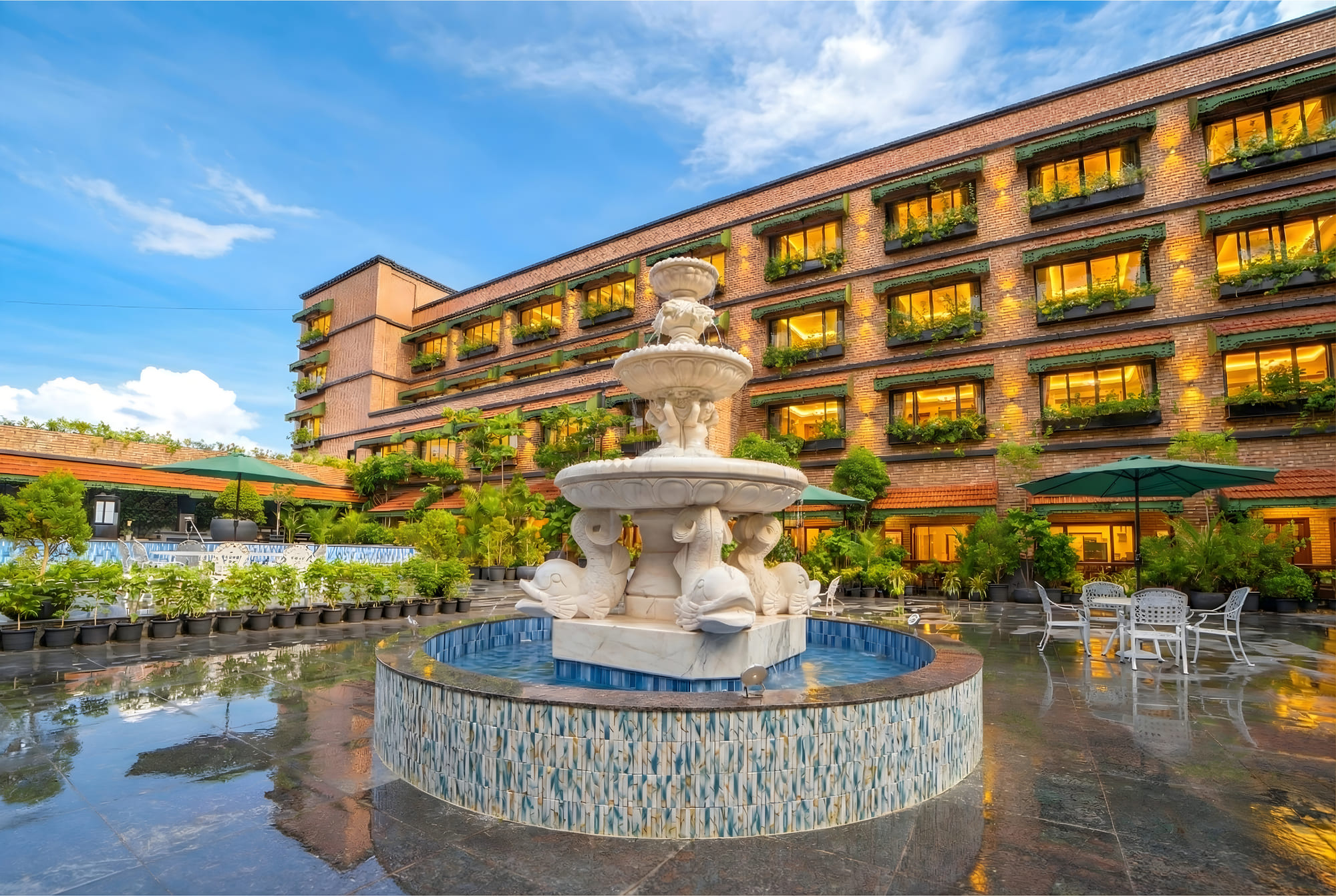 The fountain court