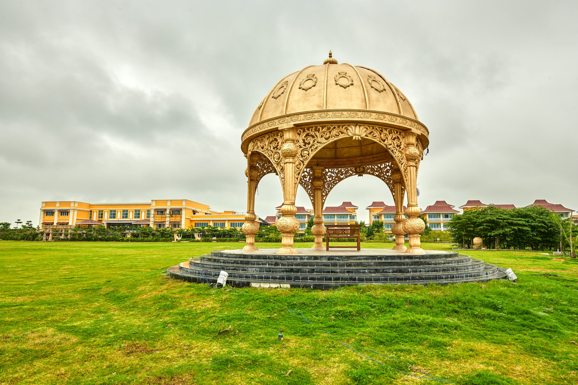 Vatika Lawn — MAYFAIR Lake Resort