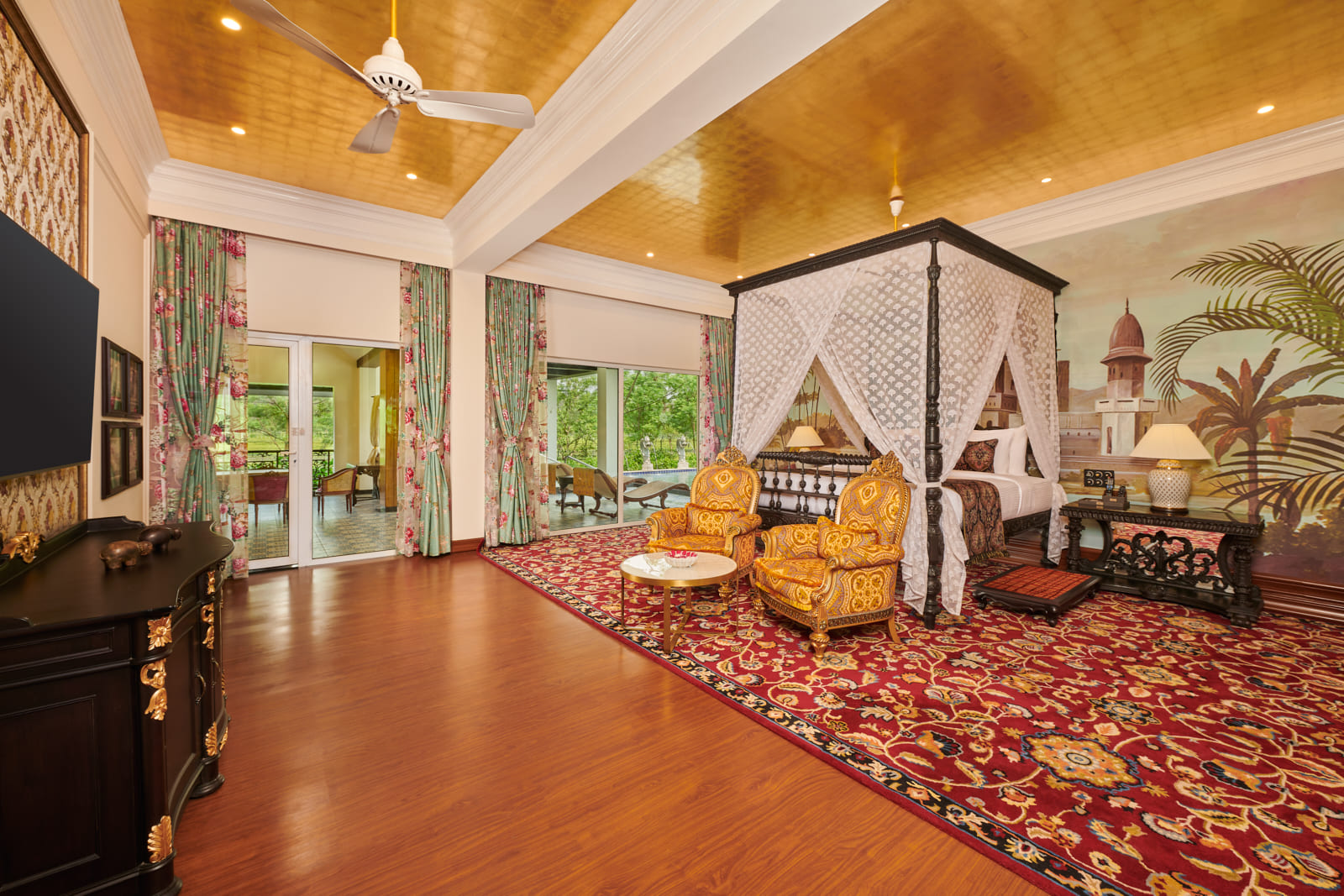 Colonial Suite — view 2