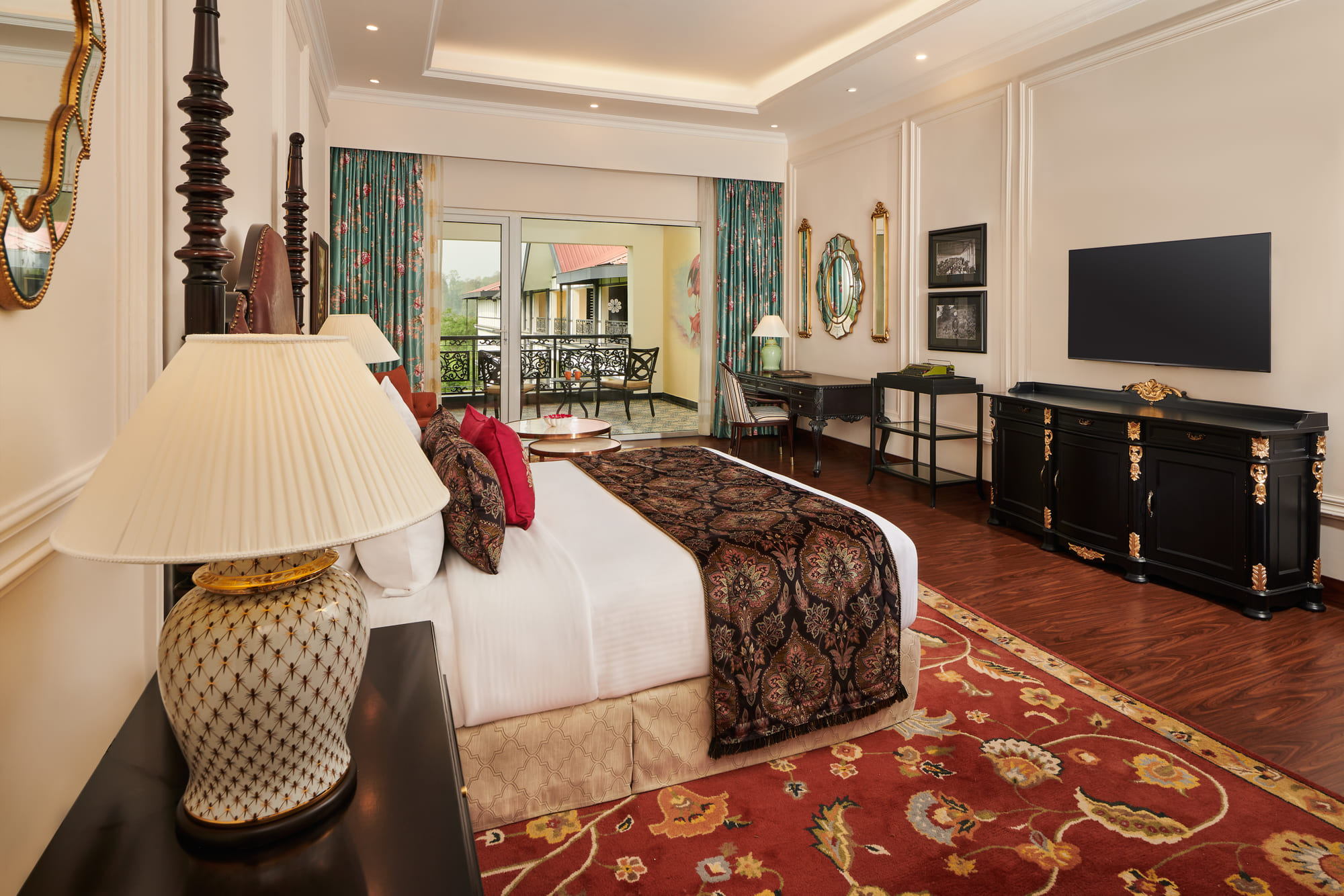 Manager's Suite — view 1