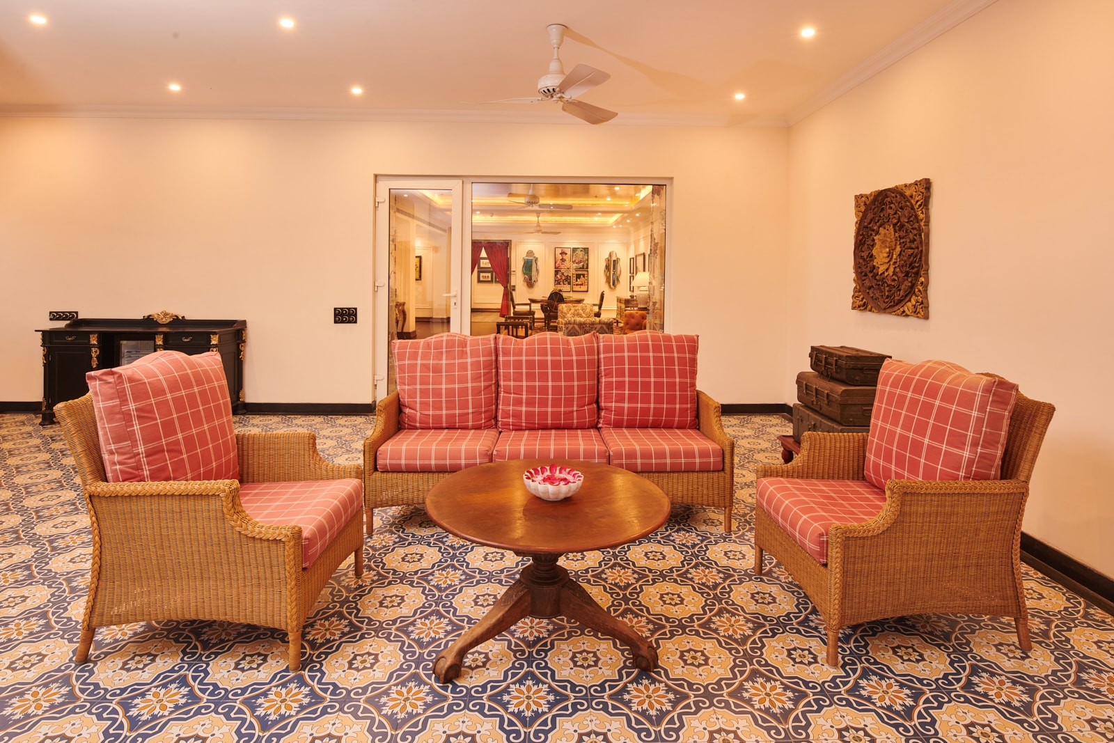 Director's Suite — view 5