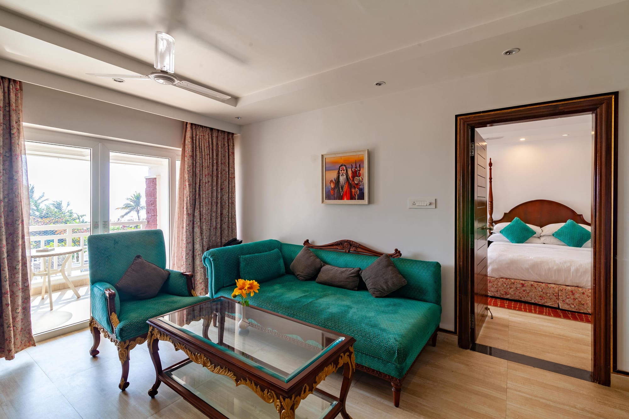 MAYFAIR Waves, Puri