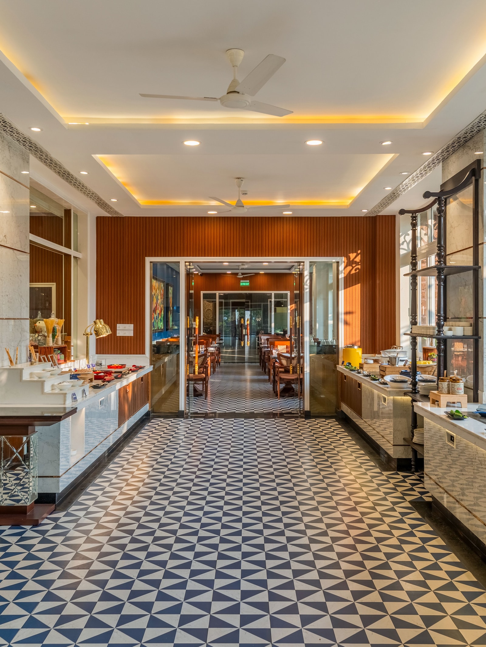 The Long Buffet at Teapot